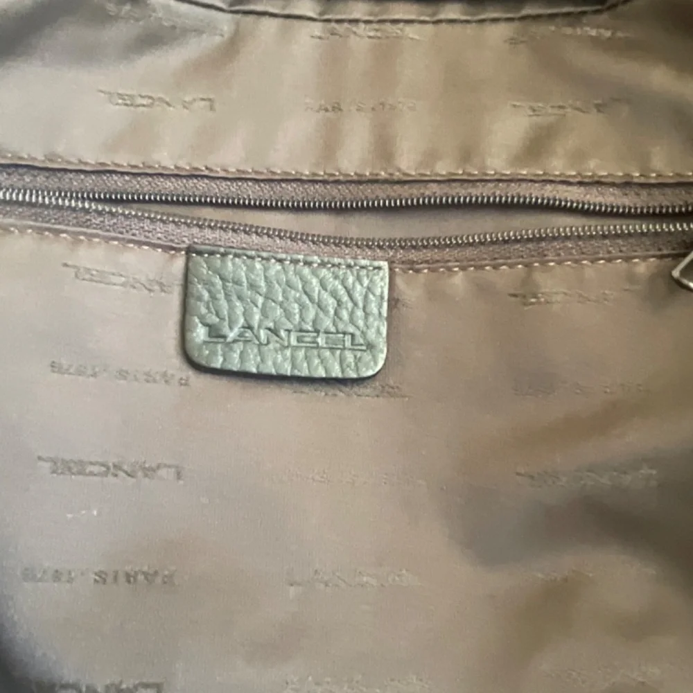 •❤️SOLD❤️Lancel Paris Black Pebbled Leather Zip Crossbody Shoulder Bag, NWOT - Picture 11 of 14